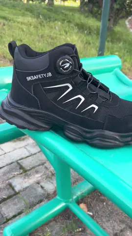 #sneakers #workshoes #safetyshoes #menshoes #sportsshoes #SAFETREK 