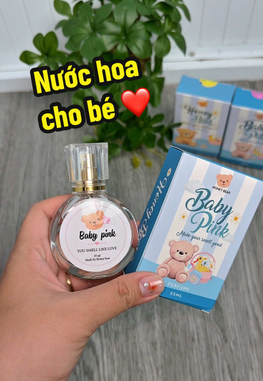 Nước hoa cho bé này thơm ngọt ngào dễ chịu lắm luôn mấy bà ơi 😘 #nuochoa #nuochoachobe #mevabe #vairal  @Gia Đình Dâu Ổi 🏡  @Gia Đình Dâu Ổi 🏡  @Gia Đình Dâu Ổi 🏡 