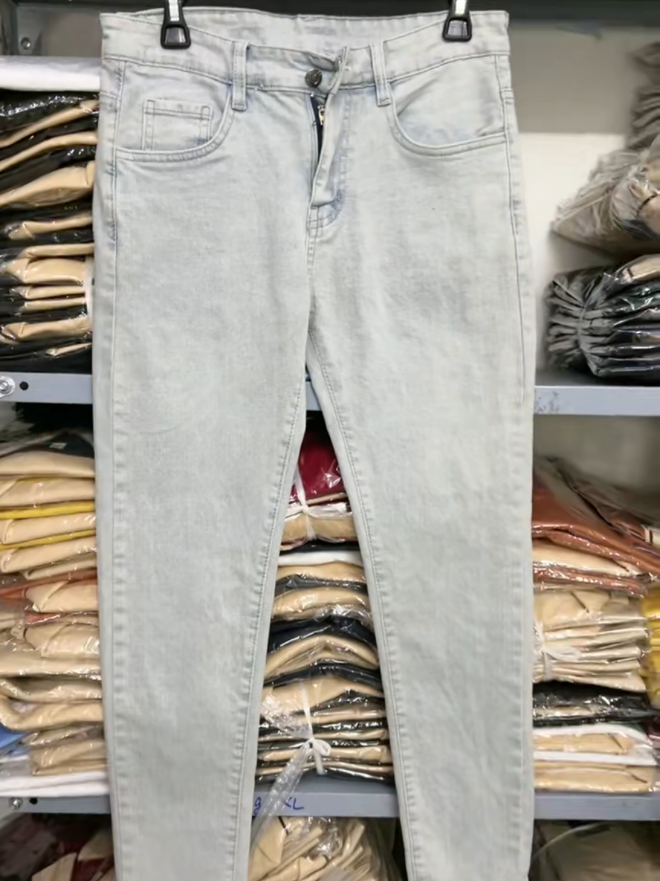 jeans grey polos 🥵  #celanajeanspria #jeansoutfit #rekomendasioutfit #fypシ #xyzabc 