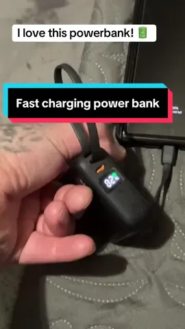 I fell in love with his little power bank, right here! Is extremely compact and extremely powerful comes with a built-in type C and lightning this is literally all I need. #powerbank #charger #fast #fastcharging 
