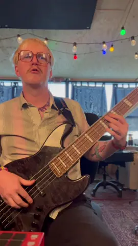 RnB Groovin’ #bass #bassist #bassplayer #musician #rnb 