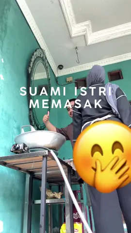 Kali ini masak buat @Warung Resep Ibu wkwk ya gitu deh masak berduaan sama suamik bawaannya emosi terus😌 tp hrs sabarrrr