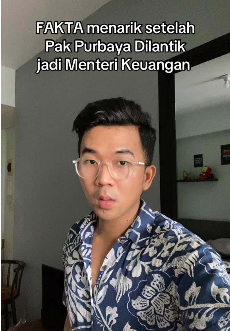 🚨 Fakta Menkeu Baru yang Bikin Heboh! Baru dilantik, pasar langsung goyah: IHSG turun, Rupiah sempat melemah 📉 Tapi... Menkeu baru langsung ambil langkah berani: suntik Rp200 Triliun ke bank buat jaga ekonomi 💸 dan IHSG mulai merangkak naik. Targetnya ambisius 👉 pertumbuhan 7-8% 🚀 Pertanyaannya, ini langkah visioner atau justru pertaruhan berisiko buat masa depan ekonomi Indonesia? 🤔 💬 Menurut kalian, langkah ini solusi cerdas atau blunder berbahaya? #MenkeuBaru #PurbayaYudhiSadewa #SriMulyani #ReshuffleKabinet #EkonomiIndonesia     