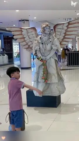 The copper man scared baby #scareprank #scarecam #scary #scared #funny #funnyprank #foryour #prank #fyp #tiktok #funnyvideos #bushman #baby#usa