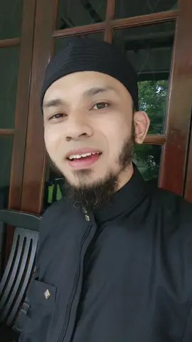 Pake jubah atau gamis pria emang ketinggalan zaman ??? Mampir dulu ke @Ruhama Indonesia   dijamin fikiran kalian berubah ☺🙂 #jubahpria #gamispria #ruhamaindonesia 