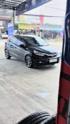Modifikasi Honda Brio Pakai Velg Alkani Ring 15 Dengan Ban Zeetex 185 65 R15  #redlinemotorsportberau #hsrwheelberau #velgmobilberau #hondabrio #briomodifikasi 