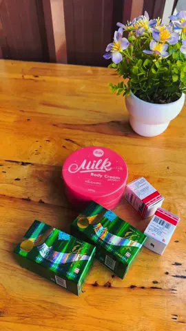 #ครีมขาว #ครีมขาวตัวดังในtiktok #ครีมทาผิวกาย❤️ @Dewเพชรบุรี  @Dewเพชรบุรี 