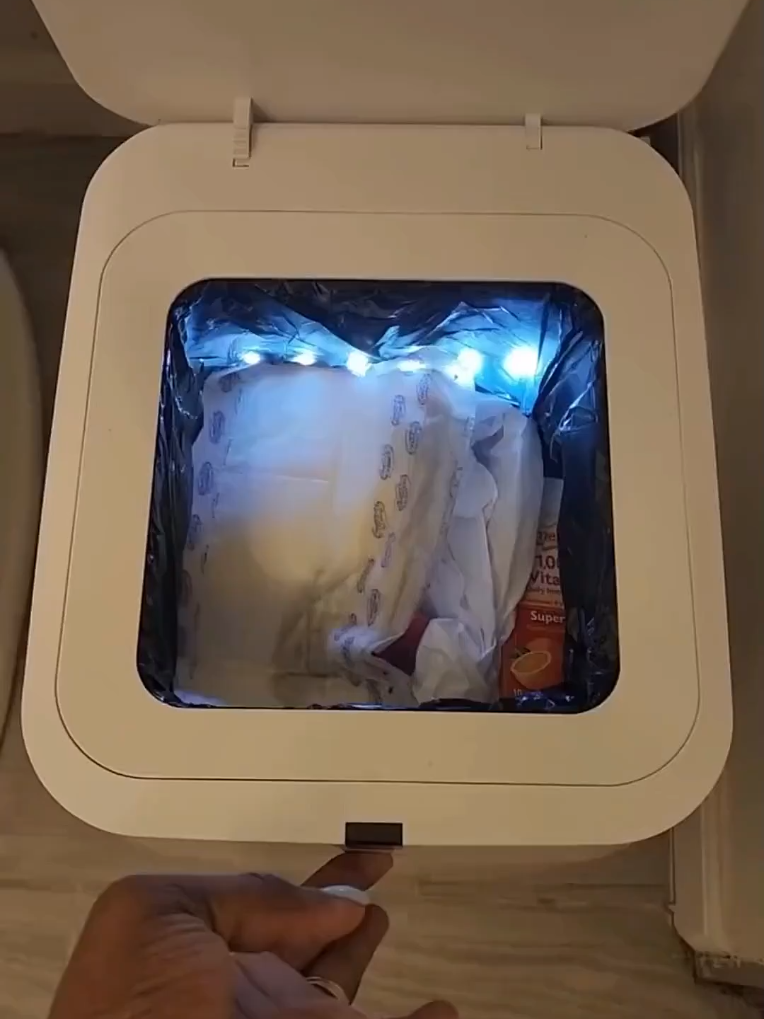 TOWNEW Smart Trash Can Auto Sealing Sensor #smartTrashCan #sensortrashcan #trashcan #garbagebin #miaomiaohouse