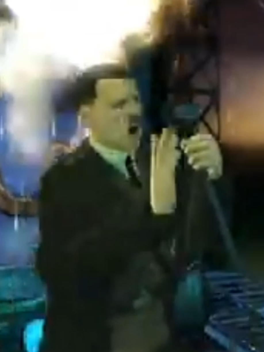 Porque você bloqueou seu amigo? olha o que ele me manda: #memes #zoeira #oppagangnamstyle #guitarhero #engraçado 