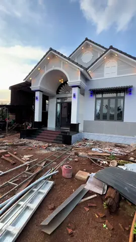 Mái thái 4 phòng ngủ giá 1 tỷ của các bạn đây,mong các bạn hoàn thành ước mơ càng sớm càng tốt 