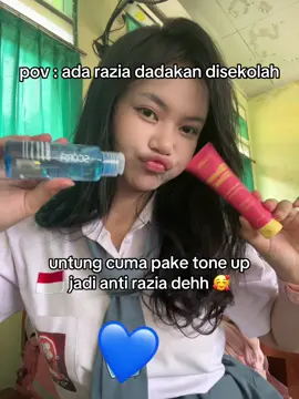 aslinya dari rumah cuma pake toneup scoraaa!!