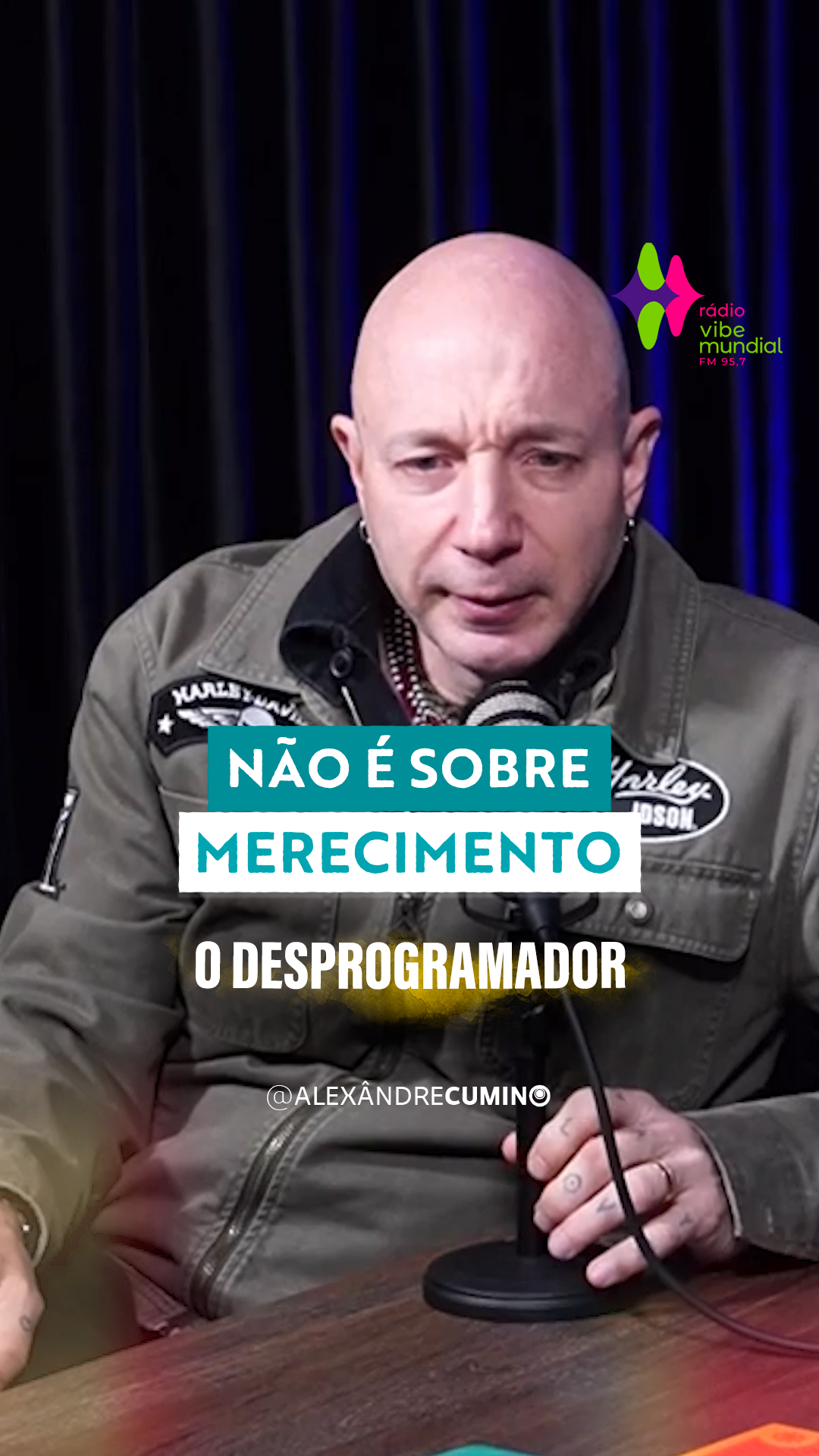Nossa família espiritual não está conosco por merecimento ou dívida kármica. 🙏 Seus guias e mentores não precisam que você seja 