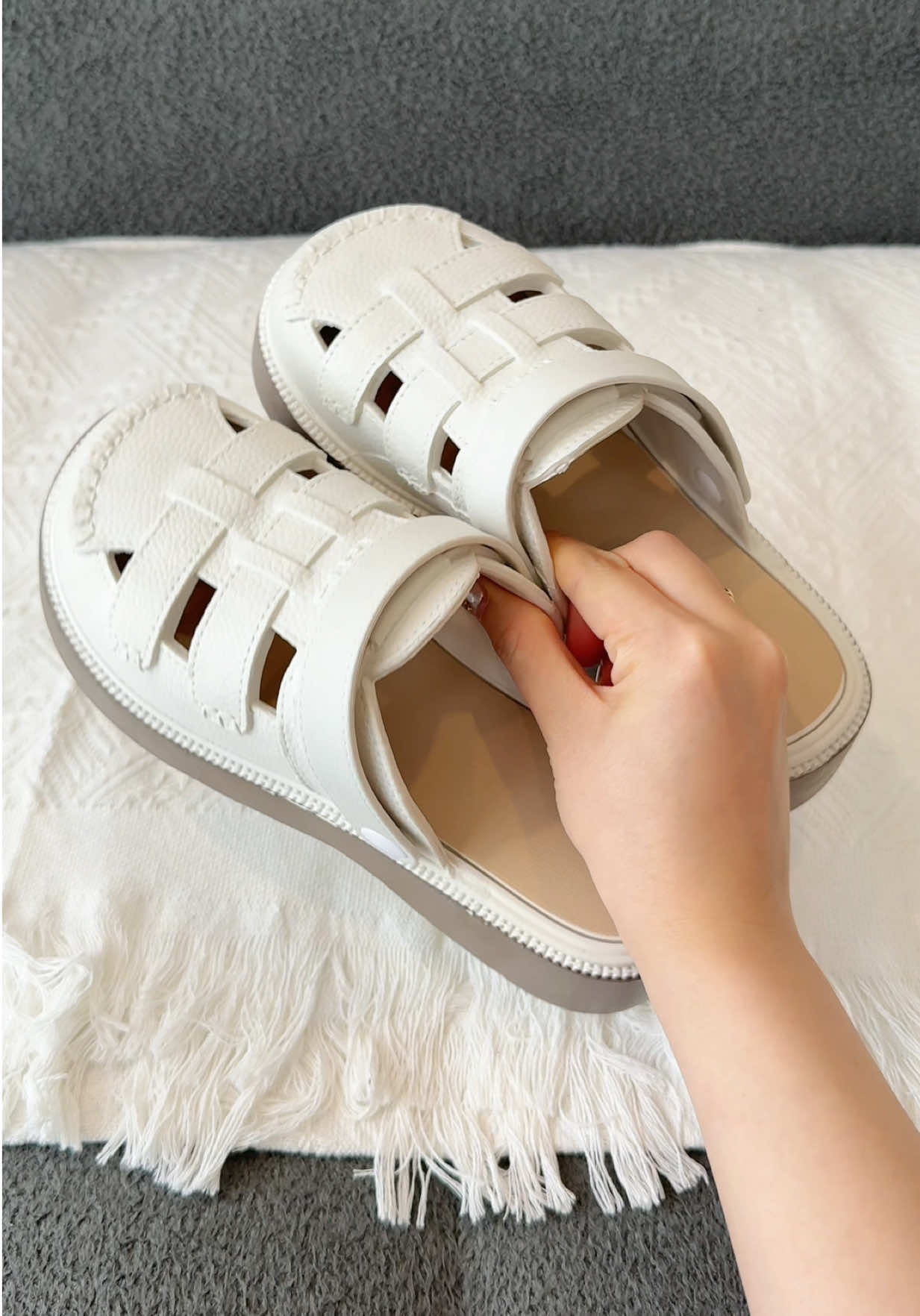 Dép sục cao 4cm mà đi êm á các mom,  bằng cốc trà sữa thui à ✨#huongtranreview 