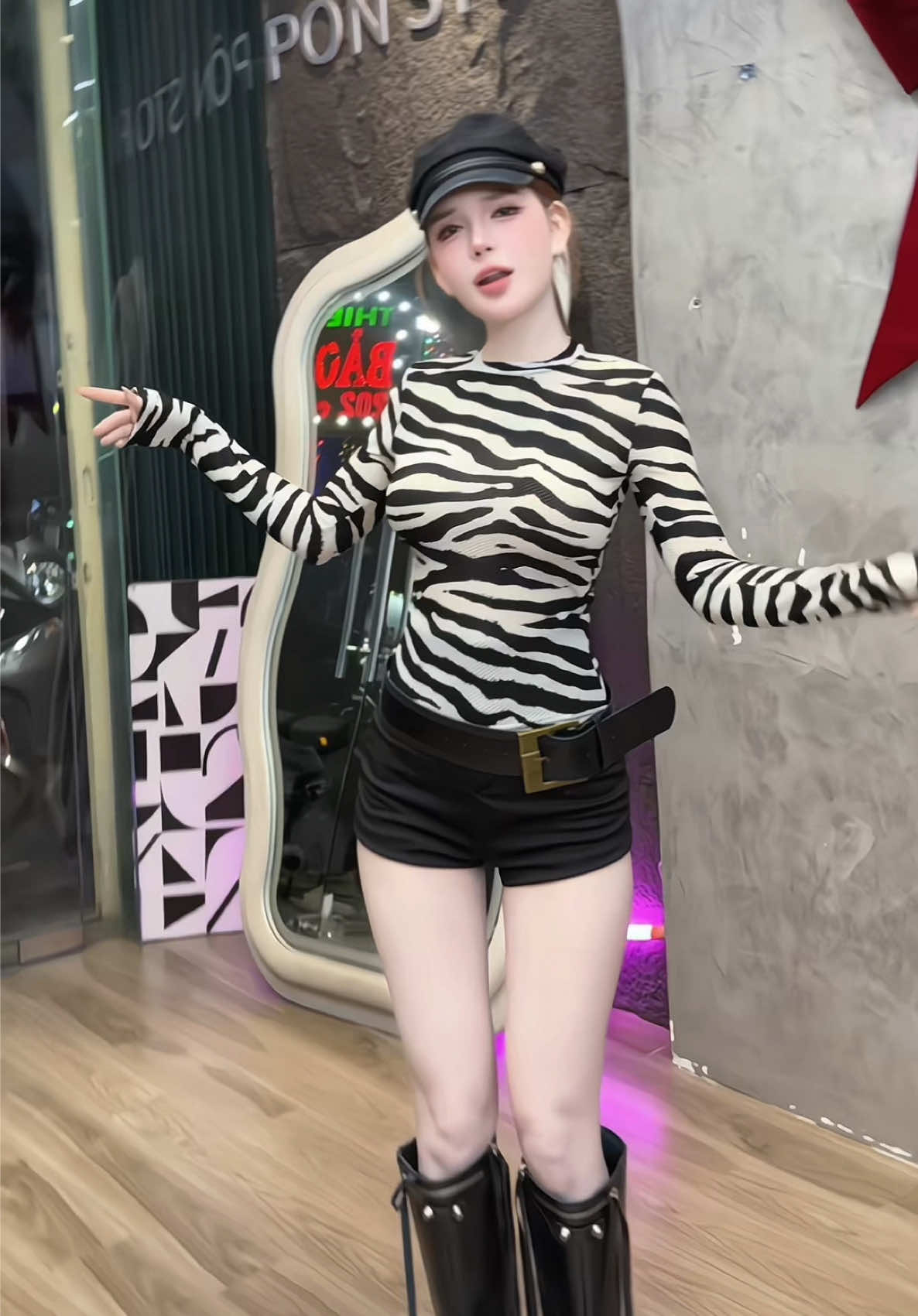 Thần kinh của người thái không bao giờ bằng thần thái của người kinh 😝 #lenxuhuong #pônstore #hottrend #lethithanhtuy #fypシ゚ 