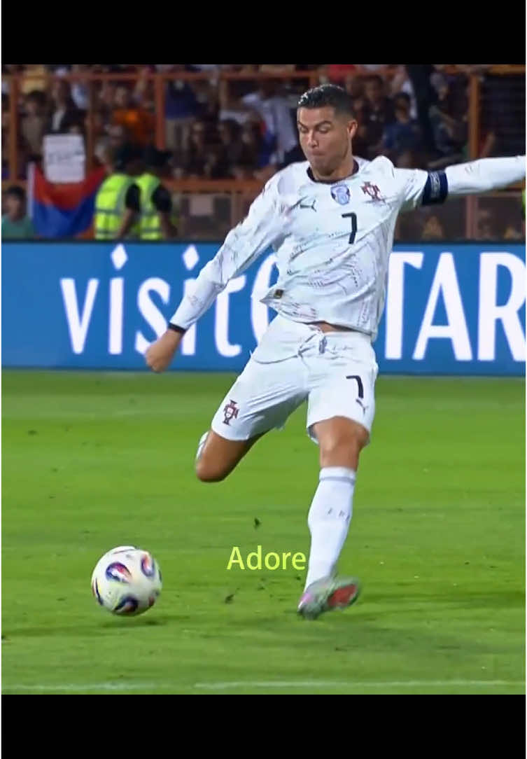 40 Years Old Ronaldo ☠️#football #ronaldo 