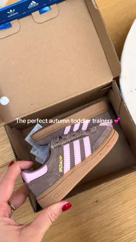 Running to get my size x #babytrainers #babygirl #adidashandballspezial 