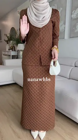 Set Baju dan Skirt #setbajudanskirt #setbajuskirt #setblouseskirt #officeoutfit 