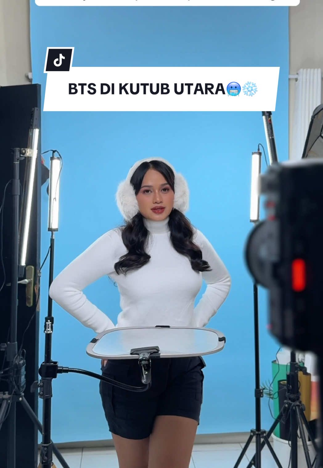 siapa sangka bikin ala-ala es kristal bisa secepat ini🧐🫵🏼 seneng deh kalo ada ide2 baru, doain biar ada terus ya ges ya🫶🏼 #behindthescene #productvideography #dibaliklayar #contentcreator #ugc  