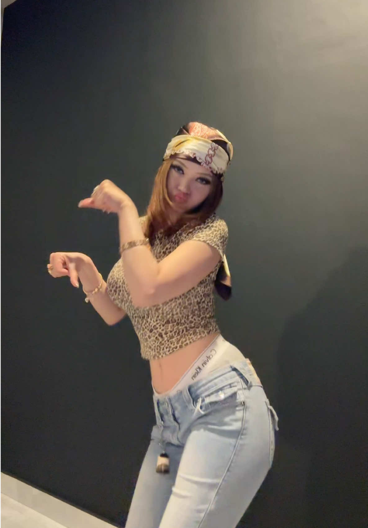 cute lil cat dance ever