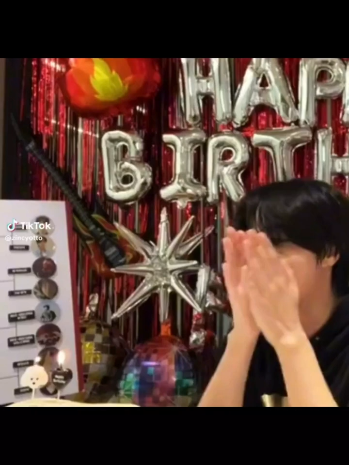 This man's a genius 😭😭😭 #straykids #skz #hanjisung #han #birthday #live #haha #lol