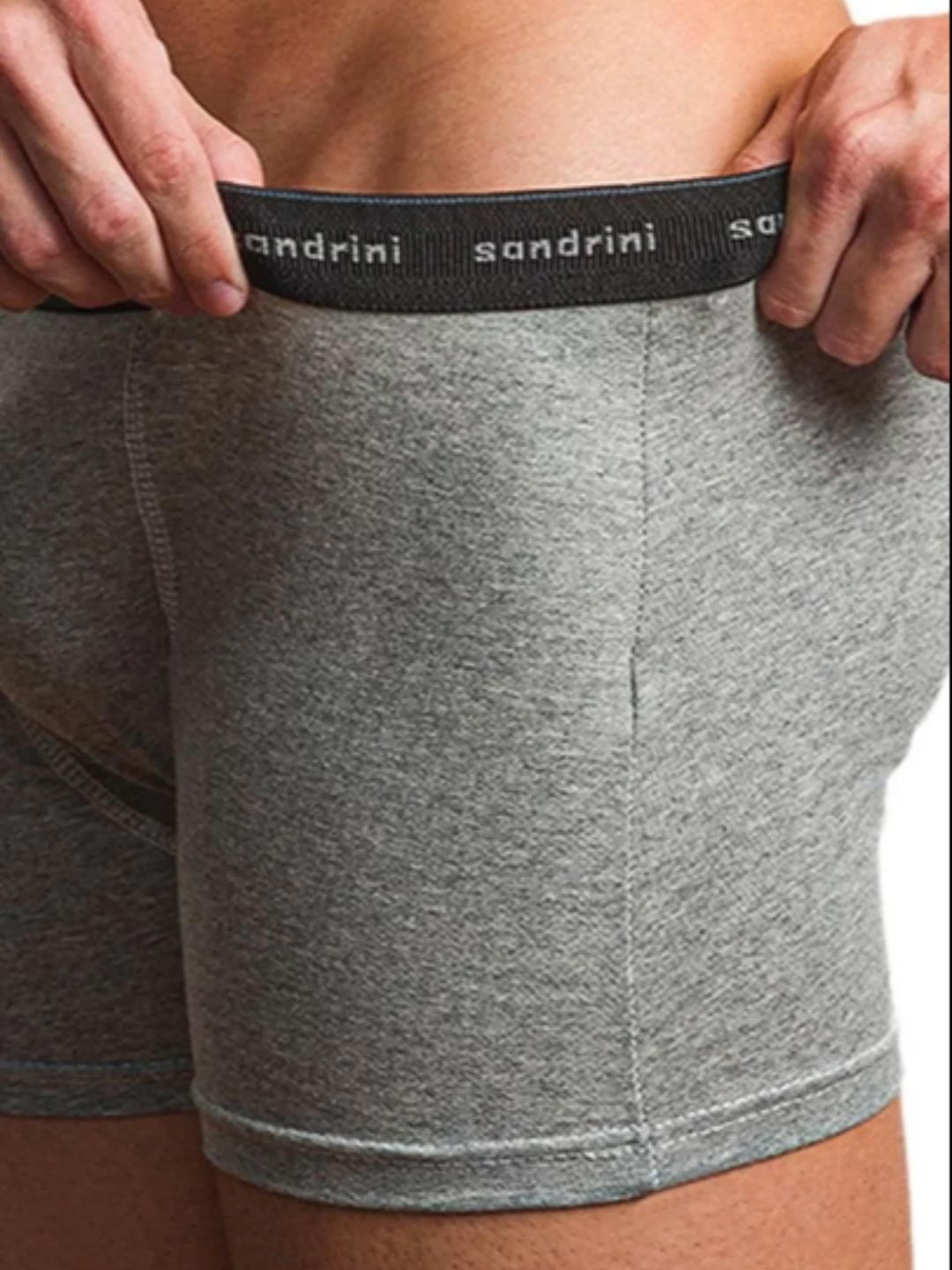 Kit 10 Cuecas Boxer Masculinas Sandrini https://s.shopee.com.br/3AxrrVYaEH Título: Kit 10 Cuecas Boxer Masculinas Sandrini – Algodão Confortável Adulto Descrição: Conforto, estilo e praticidade todos os dias! 👌🩲 O Kit com 10 cuecas boxer Sandrini é feito em algodão macio, proporcionando respirabilidade, ajuste perfeito e durabilidade. Ideal para quem busca qualidade e economia. ✅ 10 cuecas boxer masculinas no kit ✅ Algodão 100% confortável ✅ Tamanhos adultos – ótimo ajuste ✅ Design moderno e cores variadas ✅ Promoção imperdível – excelente custo-benefício #shopee #shorts #homem #masculino #elegancia