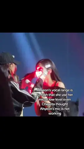 Chiquita still can’t use Ahyeon’s mic, maybe she's a bit traumatized 😭🤣 #ahyeon #chiquita #chiyeon #babymonster 