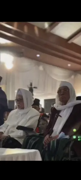 KH. M. Anwar Manshur Lirboyo KH. Nurul Huda Jazuli Ploso أطال الله عمرهما في صحة وعافية #lirboyo #alfalahploso #santripondok #fyp 