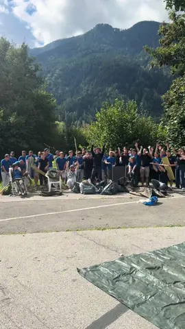 A ski, a beer can & old pants… in Austria’s nature?! 🤯  Ahead of this year's World Cleanup Day, we teamed up with apprentices and senior employees of Lindner Recyclingtech to clean up the local nature near their headquarters in Spittal 💪🌍  With input from Lindner Washtech’s Harald Hoffmann, the trash got sorted in order to be turned into valuable ressources again ♻️ Take care of your local nature. Reduce & sort your waste properly. Small steps = BIG IMPACT 💚 #wastetransformer #lindner #planetmatters #cleanup #teamwork