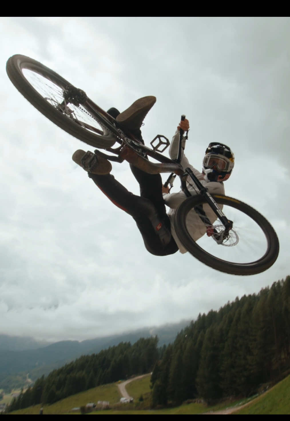 another clip on the quarter!! @Trek Bikes 