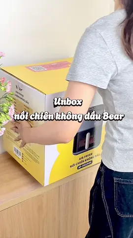 Unbox: Nồi chiên không dầu Bear AF-4H15J. Sản phẩm có thiết kế trong ngoài kim loại bền đẹp, cảm ứng một chạm nấu nướng với chị em quá nhẹ nhàng. Đồ ăn không dầu mỡ, mềm mọng lại vô cùng “heo thì”. Tham khảo thông tin sản phẩm và đặt mua Bear Việt Nam! #noichienkhongdau #bepthongminh #giadungbep #bear #hudan 
