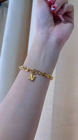 #ข้อมือ #ข้อมือจี้ตัวอักษร #ของขวัญ #สร้อยข้อมือ #ข้อมือมินิมอล 