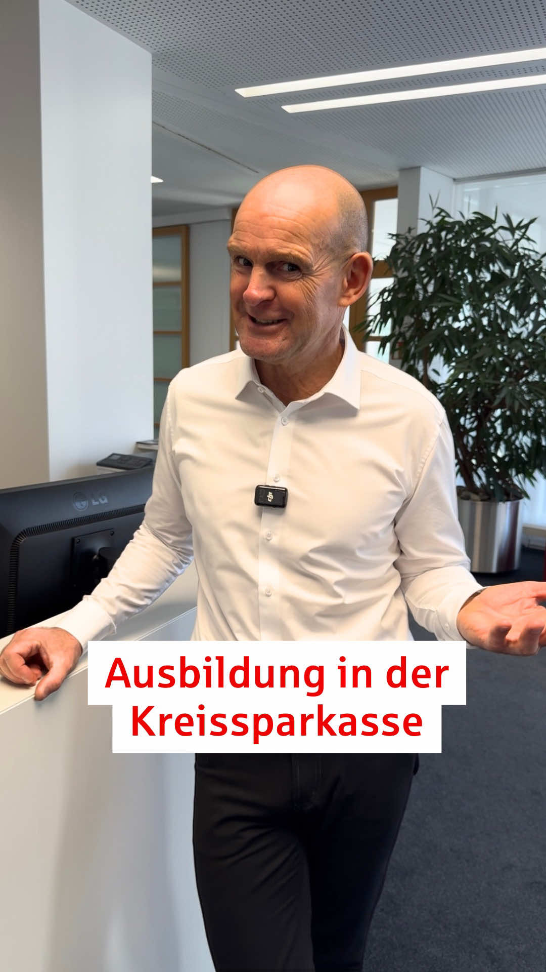 Humor haben ist gut. Ausbildung haben ist besser. 😎 Bewirb dich jetzt für eine Ausbildung 2026 in unserer Kreissparkasse - alle Infos und das Bewerbungsportal findest du auf unserer Internetseite! 🙌 #ausbildung2026 #bewerben #ausbildung #sparkasse #finanzhumor 