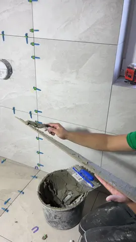 Душовий піддон з плитки — коли якість і дизайн йдуть разом 💎 👌 Результат, який радує 😍#плиточник #будівництво #дизайнинтерєру #укладанняплитки #плиточніроботи 