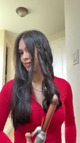 Nuevo producto de @SHEGLAM ! Está enchinadora me facilitó mucho hacerme mis risos @SHEGLAM HAIR US #sheglam #sheglamhair #sheglamrotatingcurler 