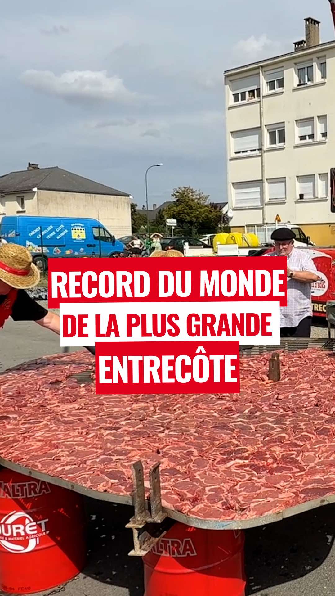 L’édition 2025 du Festival de la viande à Évron, restera marquée par le record du monde établi de la plus grande entrecôte, avec 132 kg !🥩