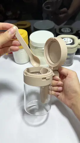 Lọ đựng gia vị bằng thuỷ tinh có chỗ để muỗng. #hudunggiavi #hudunggiavithuytinh #hudunggiavikemmuong #lodunggiavi #xuhuong 