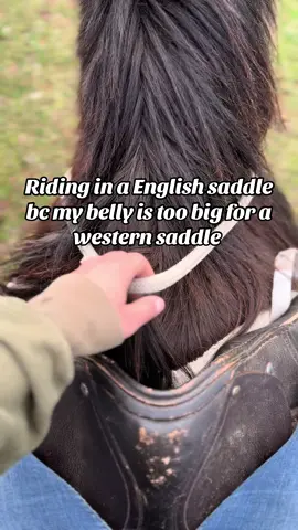 Pregnant cowgirl problems 😂
