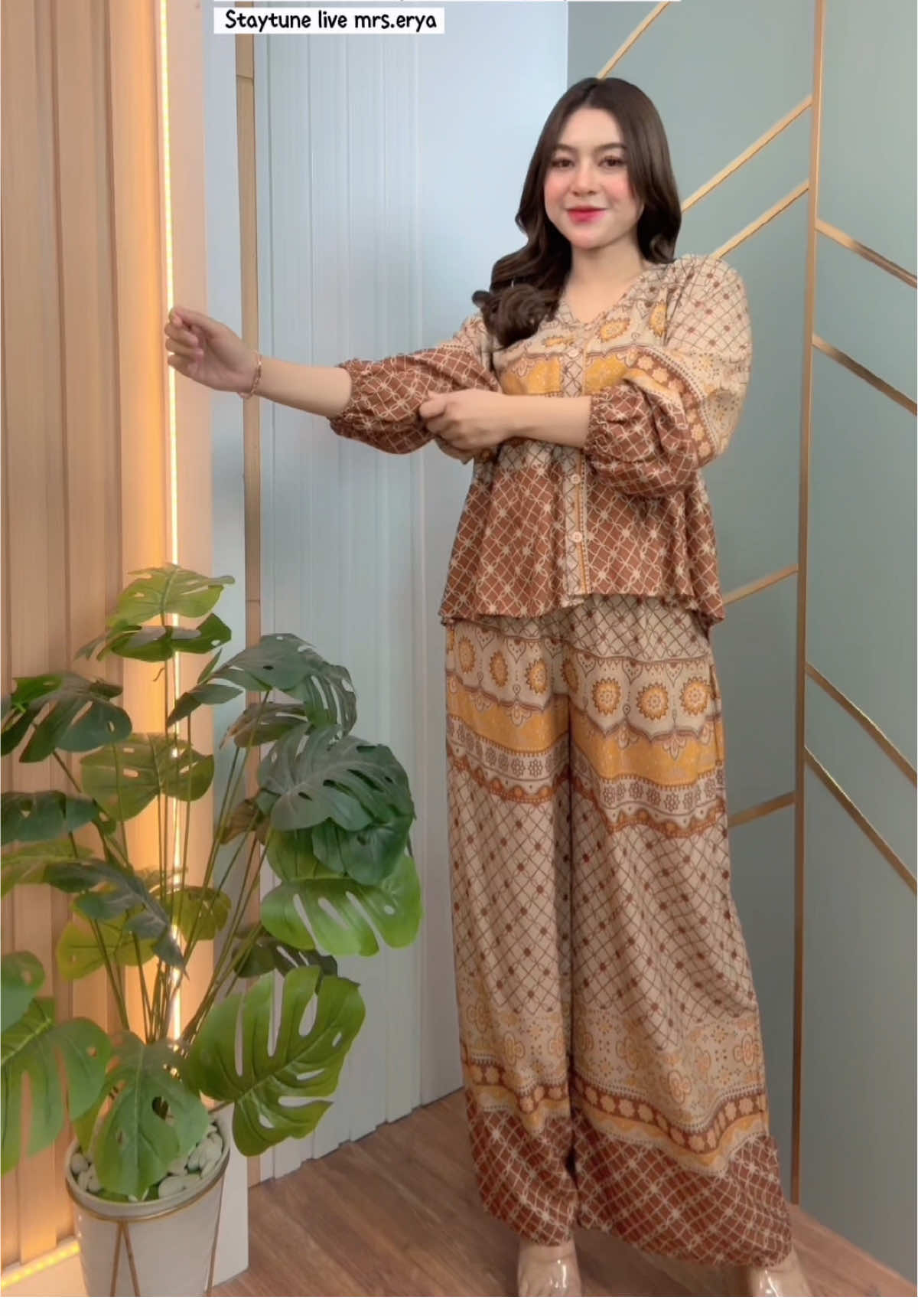 Keranjang kuningnya dsni👉  @Mrs.Erya 