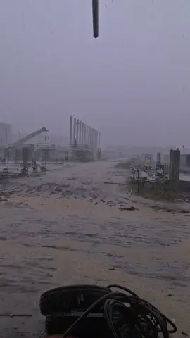 #kuliproyek👷🏼 lumpuh karna hujan bukan alasan yg tepat untuk pekerja keras#kulijawa #seimangkei #anakrantau #indonesia🇮🇩 