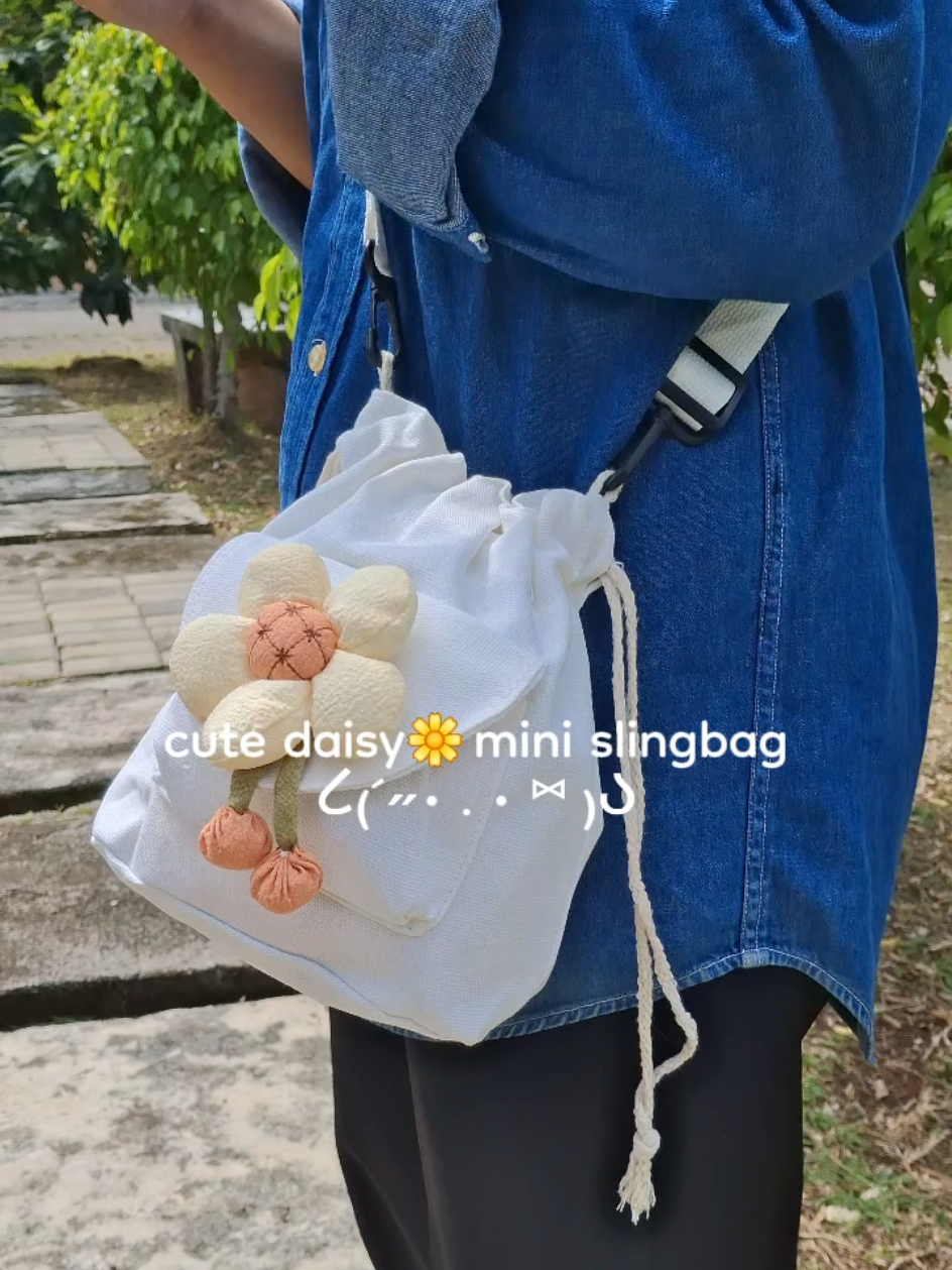 so cuteeee 🥺🌼💛 worth it banget! #tasmini #tasanak #tasselempang #taslucu  #cutebags 
