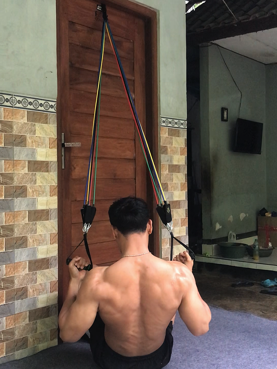 bentuk badan di rumah pakai karet resistance band workouts #resistanceband #resistance #karetresistanceband 