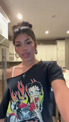 The back of my hair is not my problem #fyp #schoolfit #foryoupage #draft