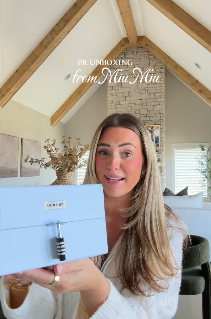 “Muitine” by @Miu Miu 🍓🍰  #miumiu #unboxing #perfume 