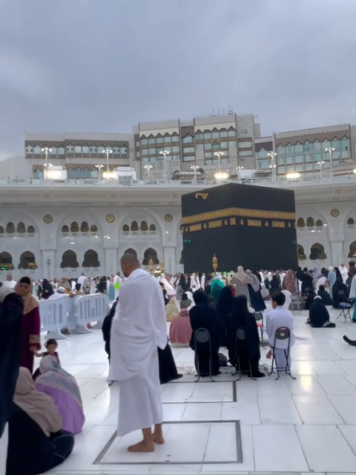 Today Khana Kabba Makkah Umara  live video #MasjidAlHaram  #Harrmsharf  #madinah  #makkah  #creatorsearchinsights   Makkah and Madinah are two of the most significant cities in Islam, holding immense religious and historical importance. These cities, located in the Hejaz region of Saudi Arabia, are central to the lives of Muslims worldwide. Makkah is the birthplace of the Prophet Muhammad and the site of the Kaaba, the most sacred sanctuary in Islam. Madinah, known as the 