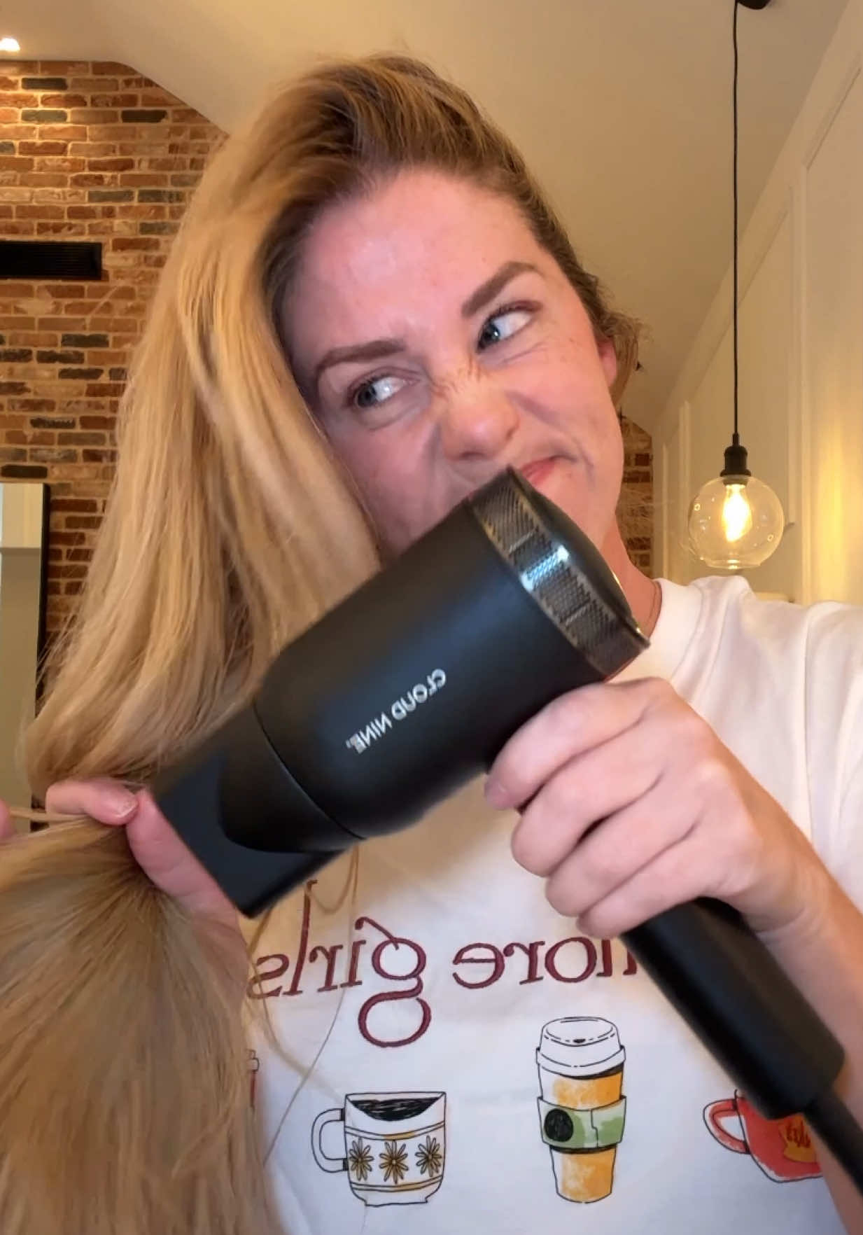 Wait, I’m so confused. Someone on here has convinced me that I have curly hair?! Do I?! Hairdressers, please advise! 😂🤦🏼‍♀️ #hair #curls #hairtok #asmr #hairstyle 