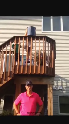 Keep going !!!! 😂😂😂 #funny #icebucketchallenge #fyp #trendingvideo #popular 