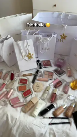 #dior #diorholic #דיור #makeup #טרנד 