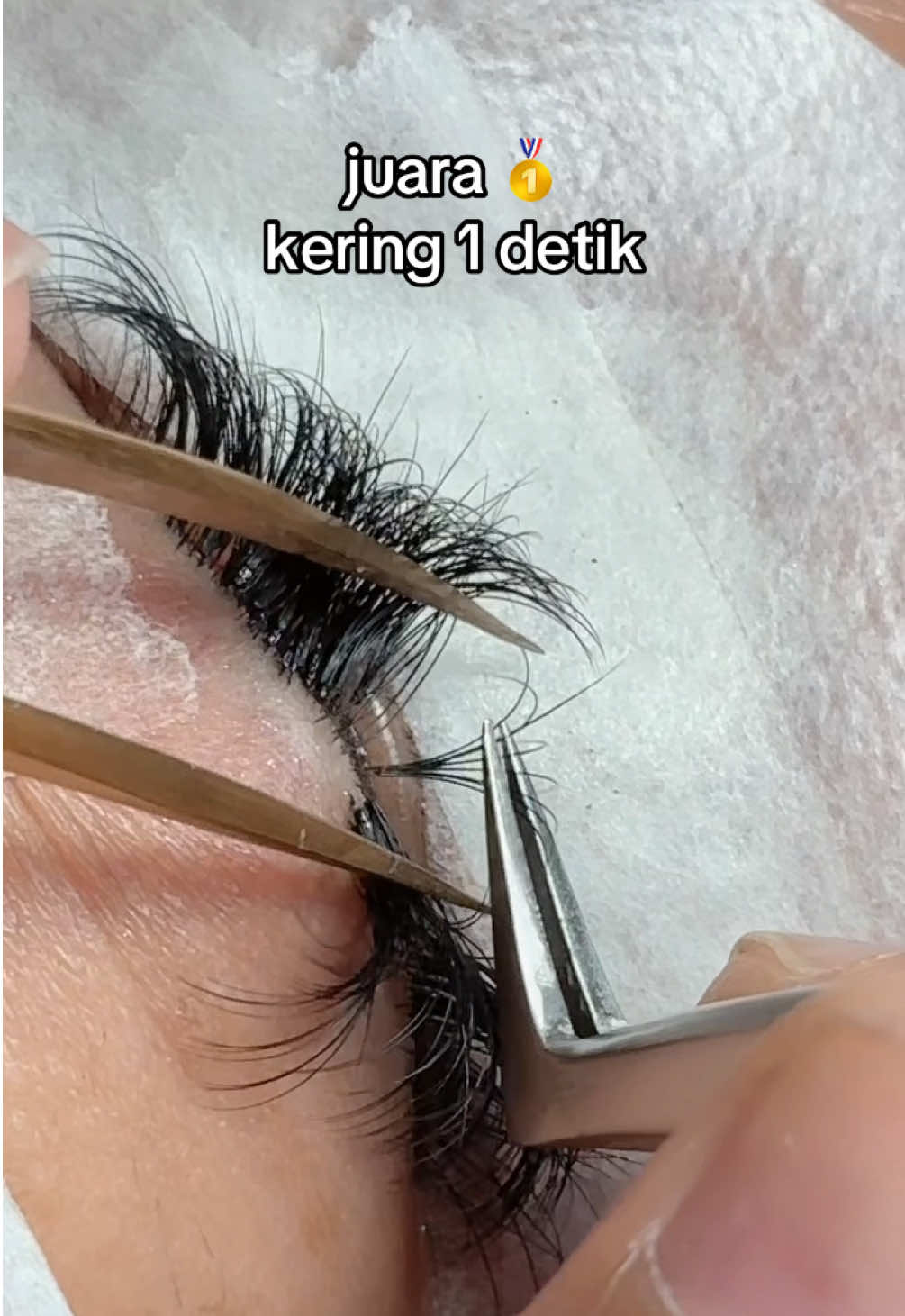 rekomendasi lem eyelash untuk pro. ❤️❤️ #eyelashextensions #eyelashglue #lashextensions 