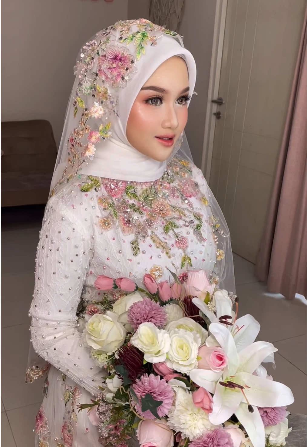 🌸🌸🌸 • MUA @nindarachma  Attire @lavie.bride  . . . . . #makeupartist #muasurabaya #muasidoarjo #muaindonesia #weddingattire                    