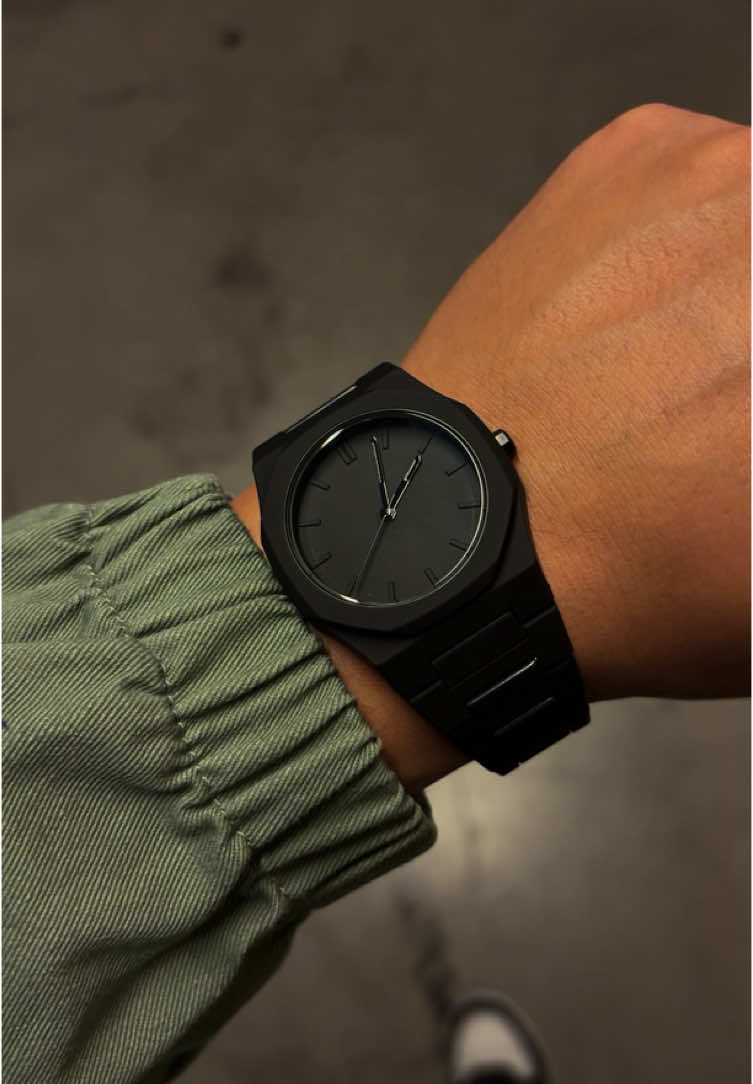+10,000 aura🖤💀 #luxurylifestyle #watches #watchesofinstagram #luxurywatches #watchesformen #luxury #luxurylifestyle #luxurydesign #reels #explore